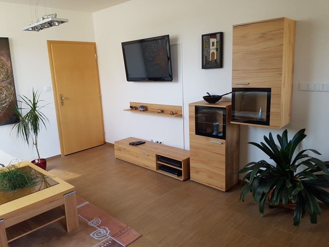 Pronájem bytu 3+kk 102 m², Mezouň, Středočeský kraj Pronájem bytu 3+kk 102 m², Mezouň, Středočeský kraj
