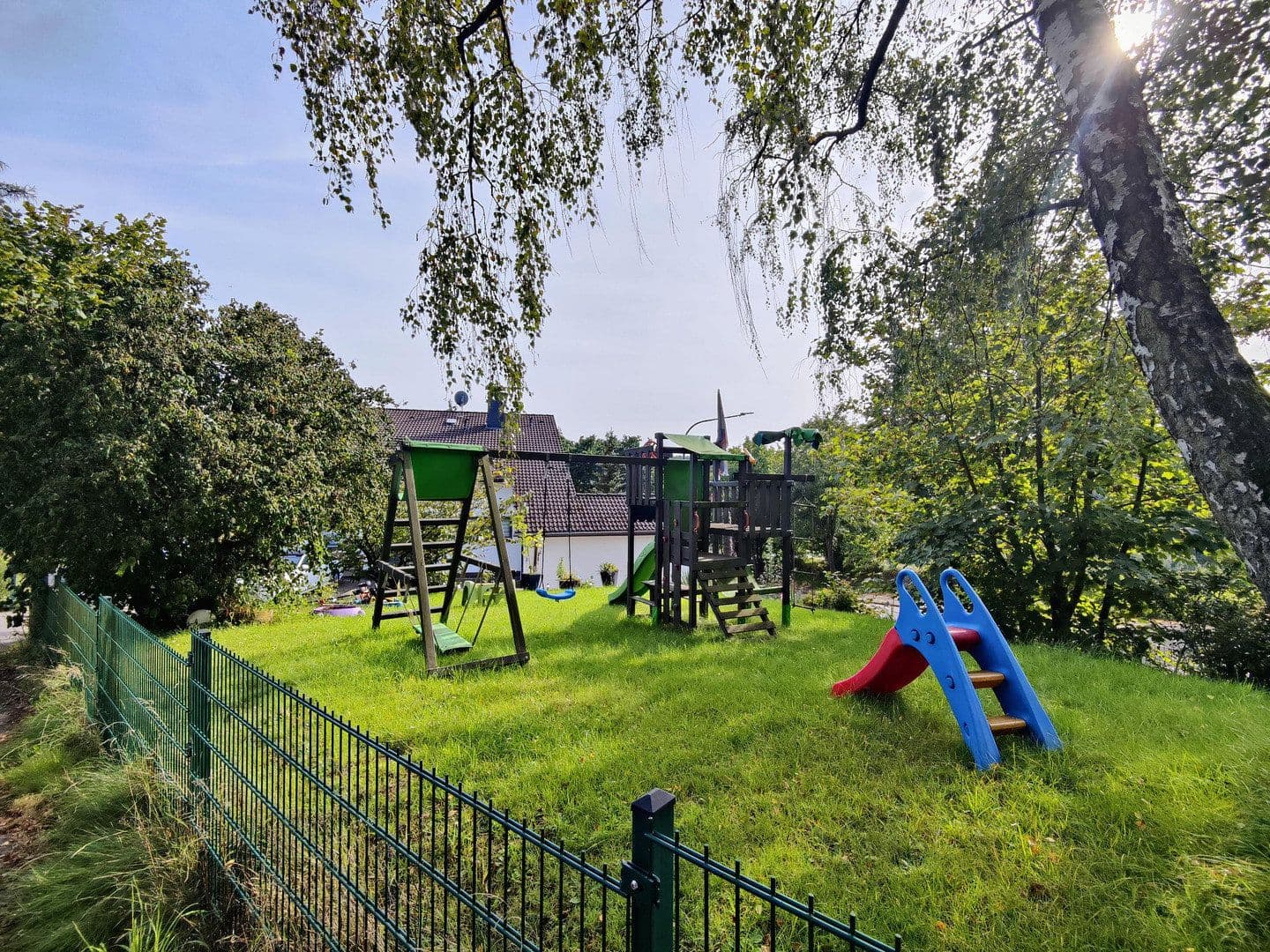 Prodej domu 328 m², pozemek 1.054 m², Remscheid, Severní Porýní-Vestfálsko Prodej domu 328 m², pozemek 1.054 m², Remscheid, Severní Porýní-Vestfálsko