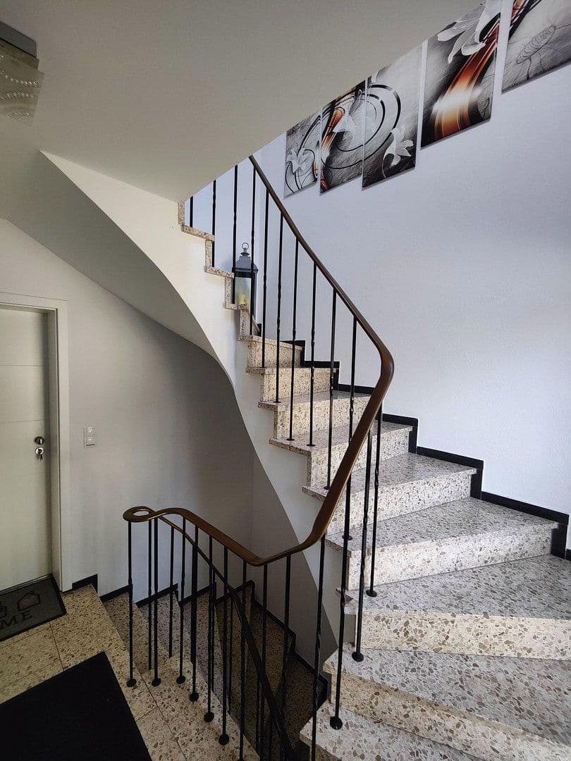 Prodej domu 328 m², pozemek 1.054 m², Remscheid, Severní Porýní-Vestfálsko Prodej domu 328 m², pozemek 1.054 m², Remscheid, Severní Porýní-Vestfálsko