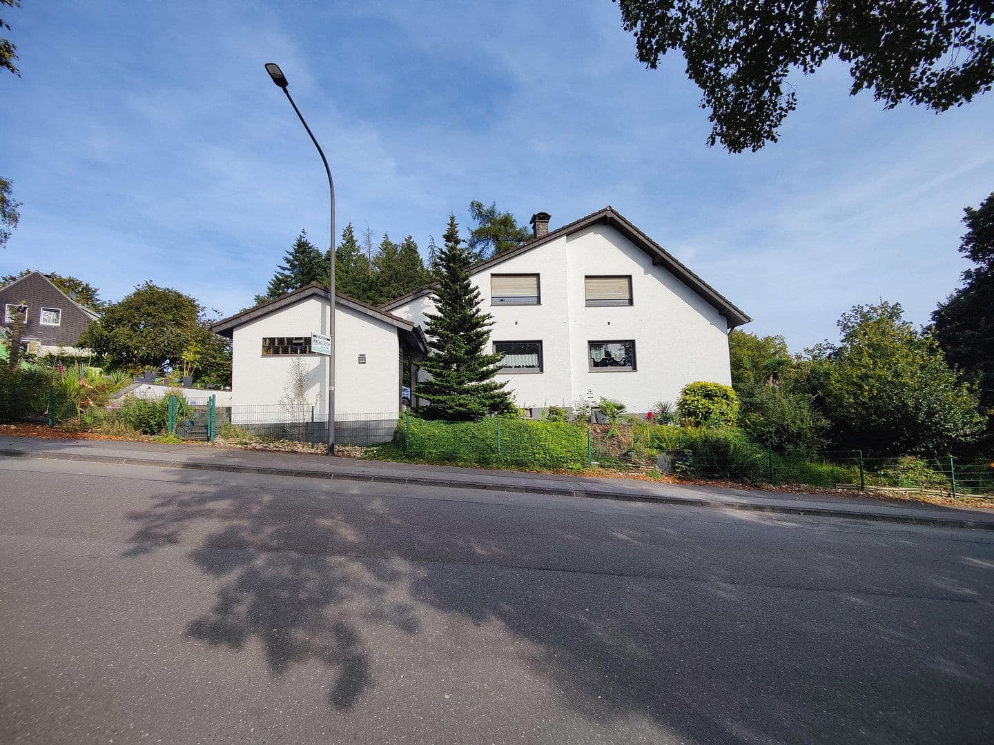 Prodej domu 328 m², pozemek 1.054 m², Remscheid, Severní Porýní-Vestfálsko Prodej domu 328 m², pozemek 1.054 m², Remscheid, Severní Porýní-Vestfálsko