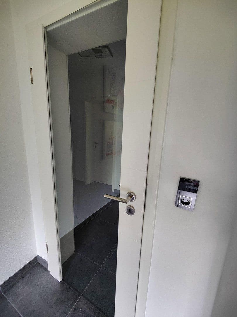 Prodej domu 328 m², pozemek 1.054 m², Remscheid, Severní Porýní-Vestfálsko Prodej domu 328 m², pozemek 1.054 m², Remscheid, Severní Porýní-Vestfálsko