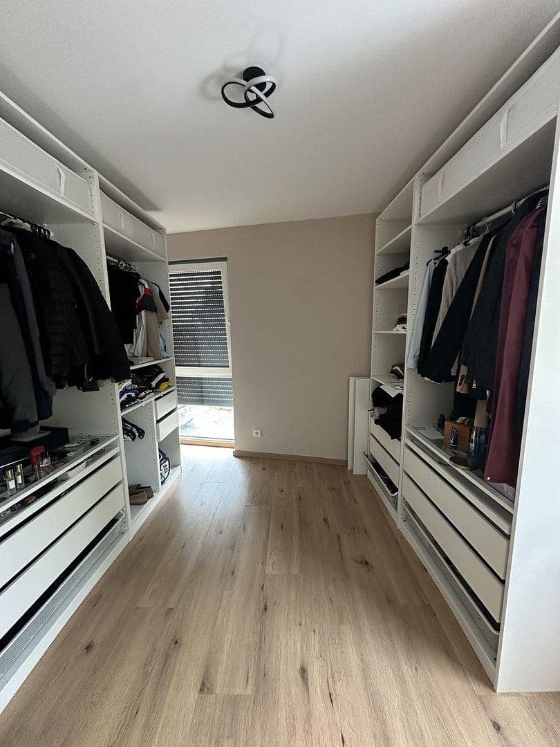 Pronájem bytu 4+kk 106 m², Feuerbacher Straße 20, Leonberg, Bádensko-Württembersko Pronájem bytu 4+kk 106 m², Feuerbacher Straße 20, Leonberg, Bádensko-Württembersko