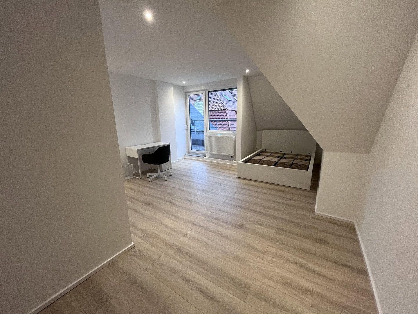 Pronájem bytu 1+1 27 m², Waiblinger Straße 30, Stuttgart, Bádensko-Württembersko Pronájem bytu 1+1 27 m², Waiblinger Straße 30, Stuttgart, Bádensko-Württembersko