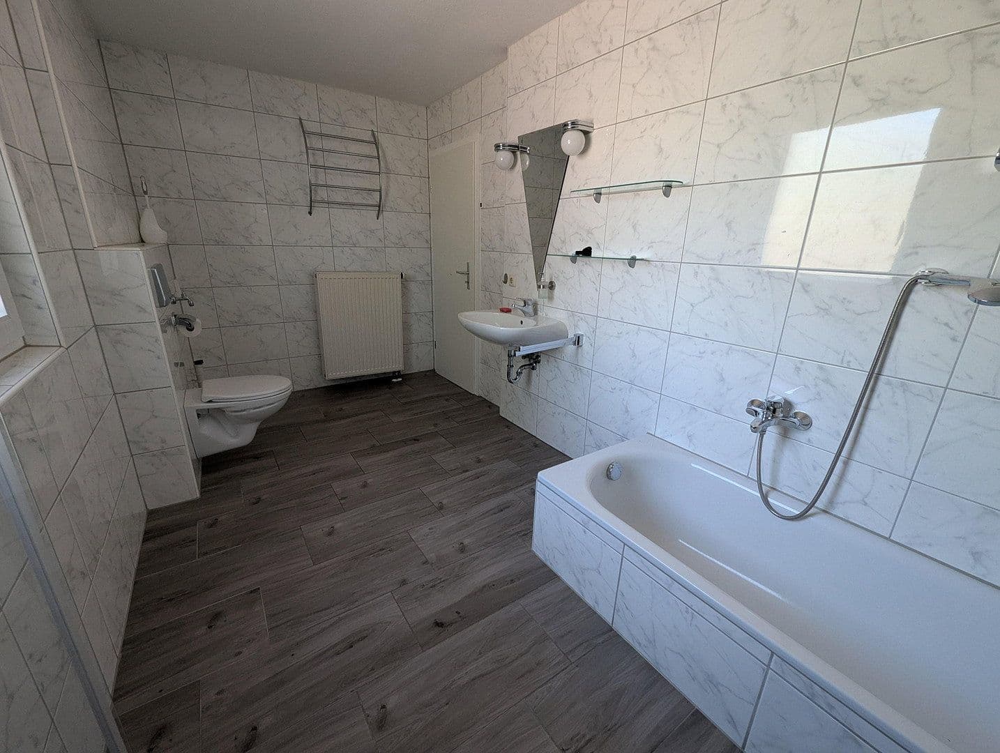 Pronájem bytu 3+1 82 m², Hammelburg, Bavorsko Pronájem bytu 3+1 82 m², Hammelburg, Bavorsko