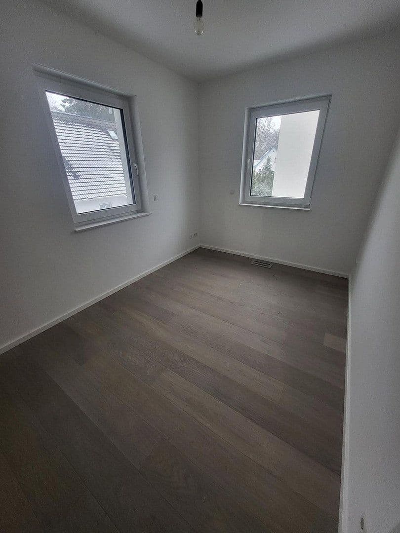 Prodej domu 150 m², pozemek 520 m², Finkenweg 16a, Falkensee, Braniborsko Prodej domu 150 m², pozemek 520 m², Finkenweg 16a, Falkensee, Braniborsko