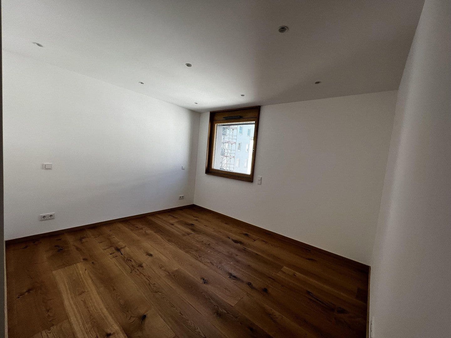 Pronájem bytu 3+1 90 m², Lerchenfeldstraße 28, München-Altstadt-Lehel, Bavorsko Pronájem bytu 3+1 90 m², Lerchenfeldstraße 28, München-Altstadt-Lehel, Bavorsko