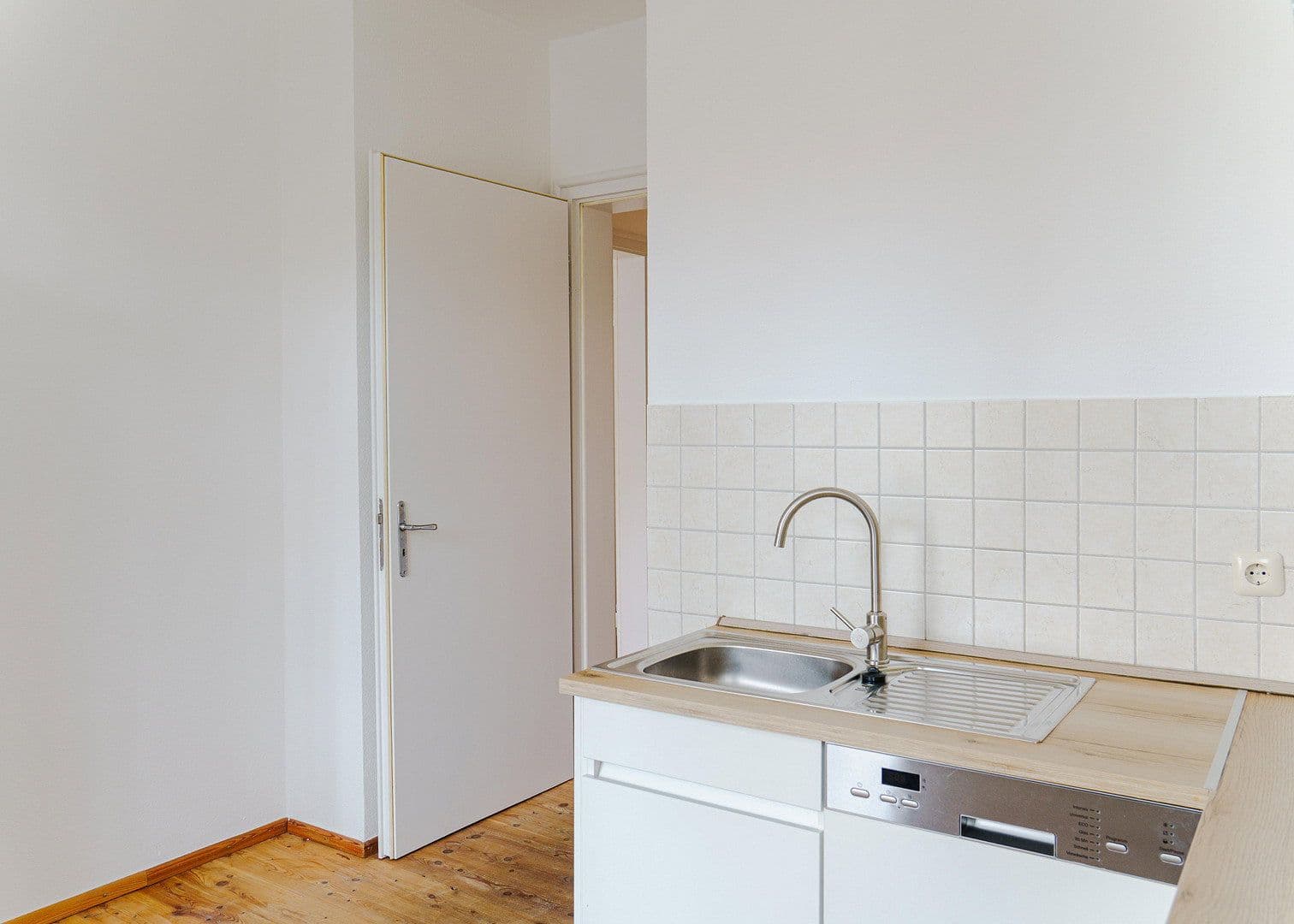 Pronájem bytu 3+1 77 m², Vogelmauer 45, Augsburg, Bavorsko Pronájem bytu 3+1 77 m², Vogelmauer 45, Augsburg, Bavorsko