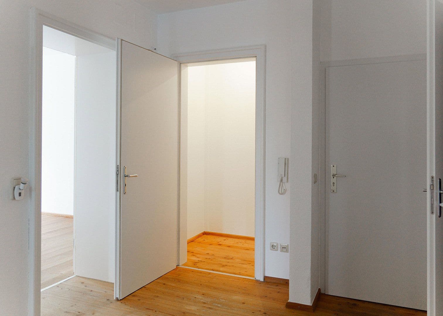 Pronájem bytu 3+1 77 m², Vogelmauer 45, Augsburg, Bavorsko Pronájem bytu 3+1 77 m², Vogelmauer 45, Augsburg, Bavorsko