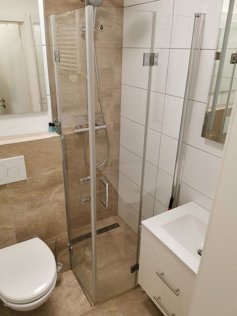 Pronájem bytu 1+1 25 m², Siemensstr. 40, Düsseldorf, Severní Porýní-Vestfálsko Pronájem bytu 1+1 25 m², Siemensstr. 40, Düsseldorf, Severní Porýní-Vestfálsko