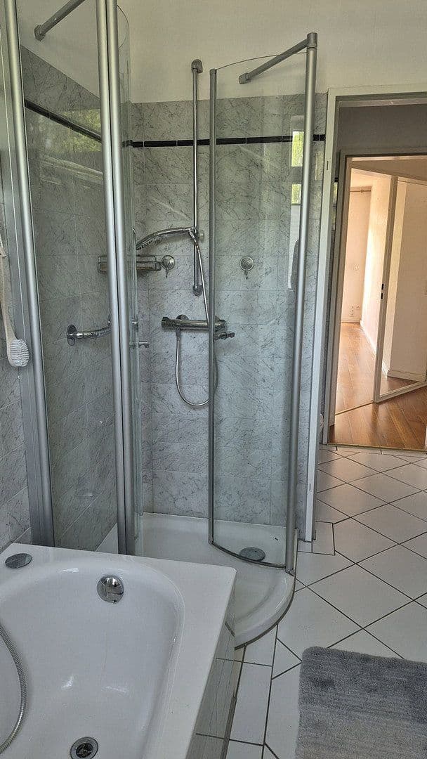 Pronájem bytu 3+1 81 m², Bremen, Bremen Pronájem bytu 3+1 81 m², Bremen, Bremen