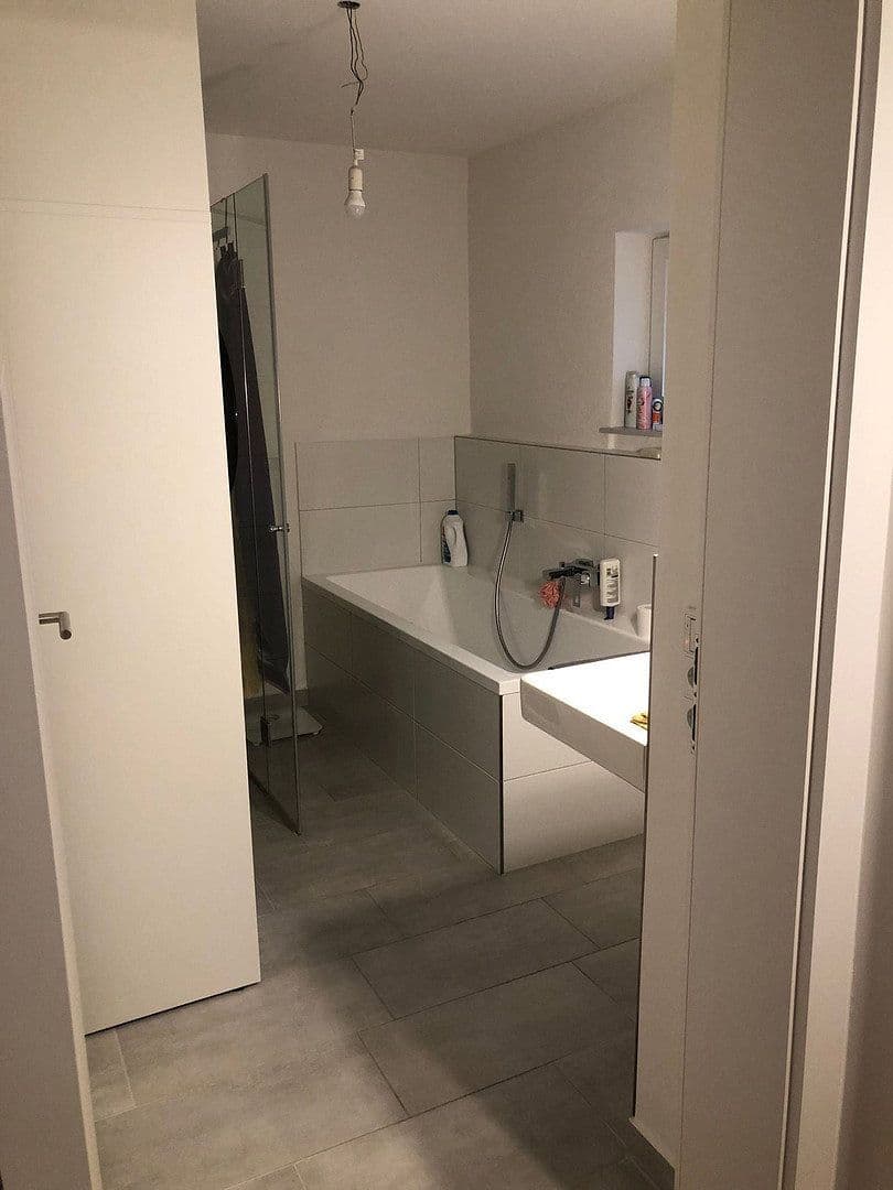 Pronájem bytu 4+1 113 m², Adelheidstr. 1b, Bad Heilbrunn, Bavorsko Pronájem bytu 4+1 113 m², Adelheidstr. 1b, Bad Heilbrunn, Bavorsko