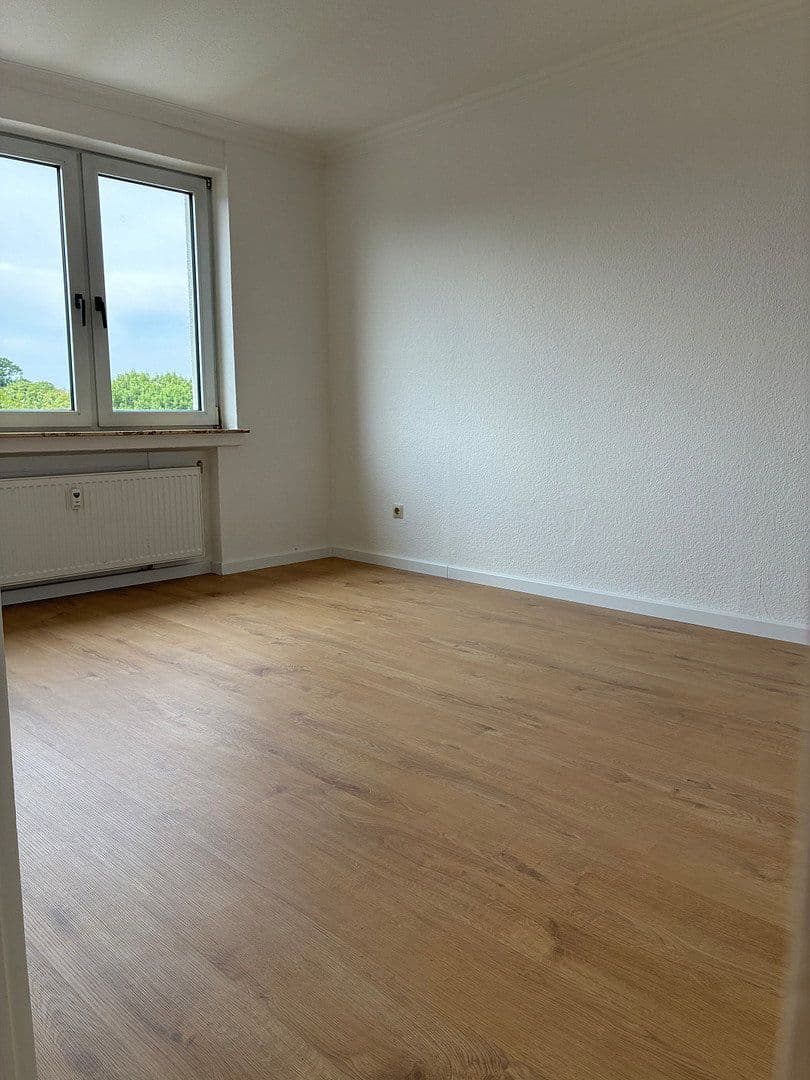 Pronájem bytu 3+1 55 m², Bremerhaven, Bremen Pronájem bytu 3+1 55 m², Bremerhaven, Bremen