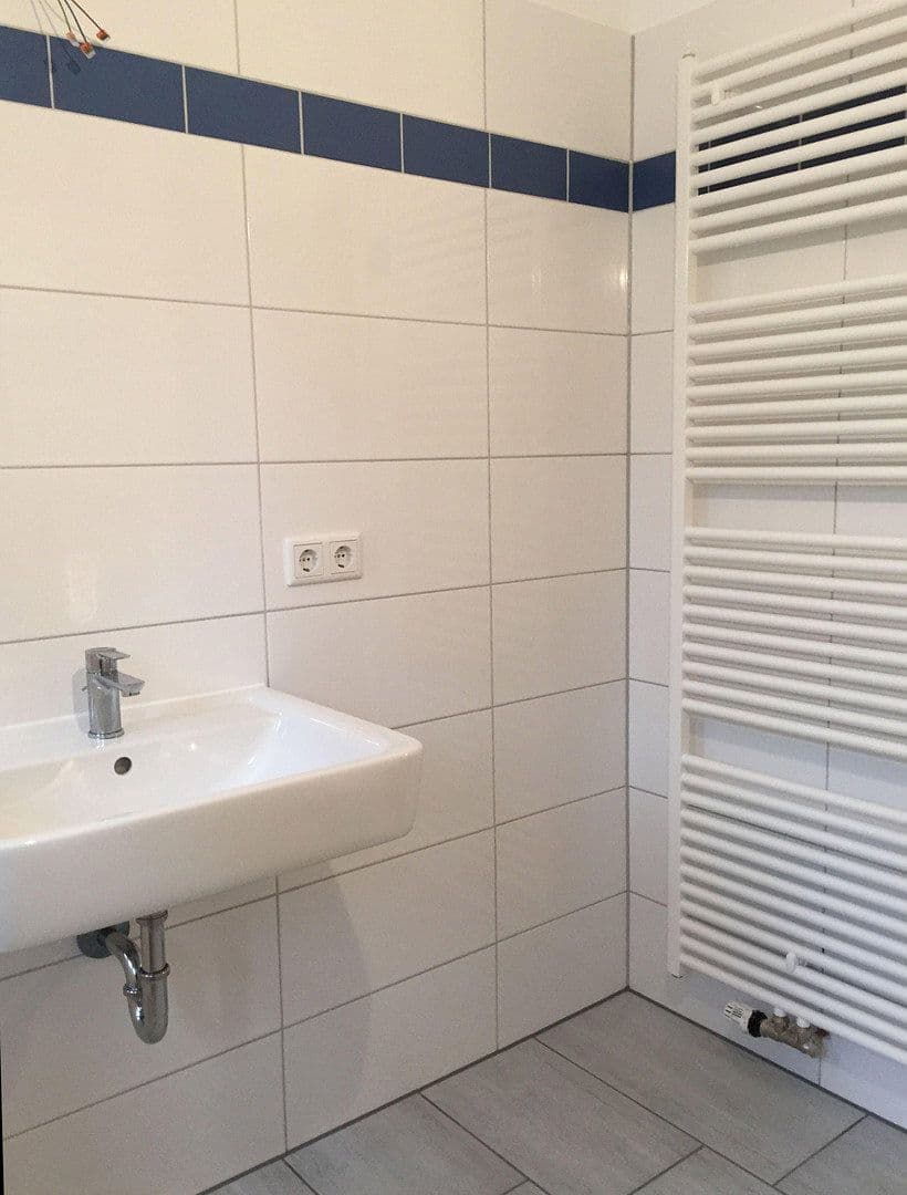 Pronájem bytu 1+1 43 m², Robert-Koch-Straße 8, Leverkusen, Severní Porýní-Vestfálsko Pronájem bytu 1+1 43 m², Robert-Koch-Straße 8, Leverkusen, Severní Porýní-Vestfálsko