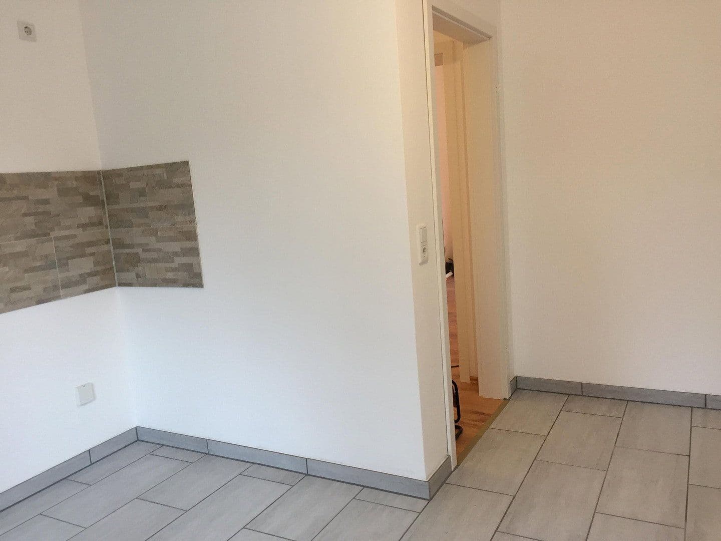 Pronájem bytu 1+1 43 m², Robert-Koch-Straße 8, Leverkusen, Severní Porýní-Vestfálsko Pronájem bytu 1+1 43 m², Robert-Koch-Straße 8, Leverkusen, Severní Porýní-Vestfálsko