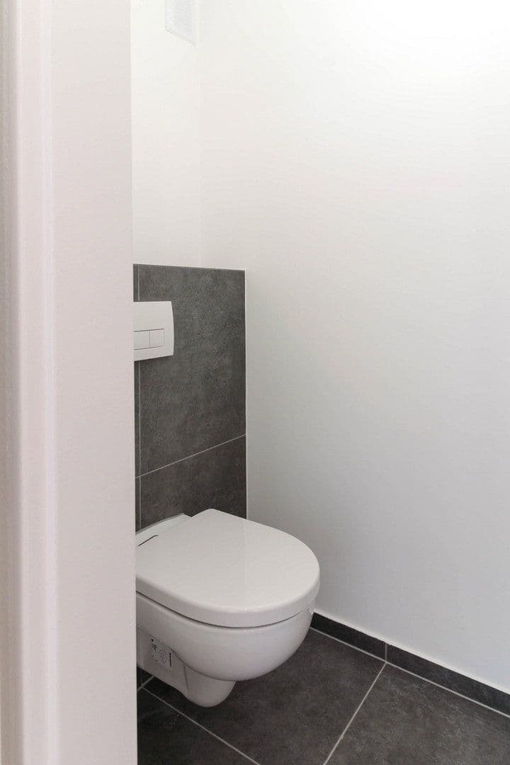Pronájem bytu 3+1 78 m², Ulm, Bádensko-Württembersko Pronájem bytu 3+1 78 m², Ulm, Bádensko-Württembersko