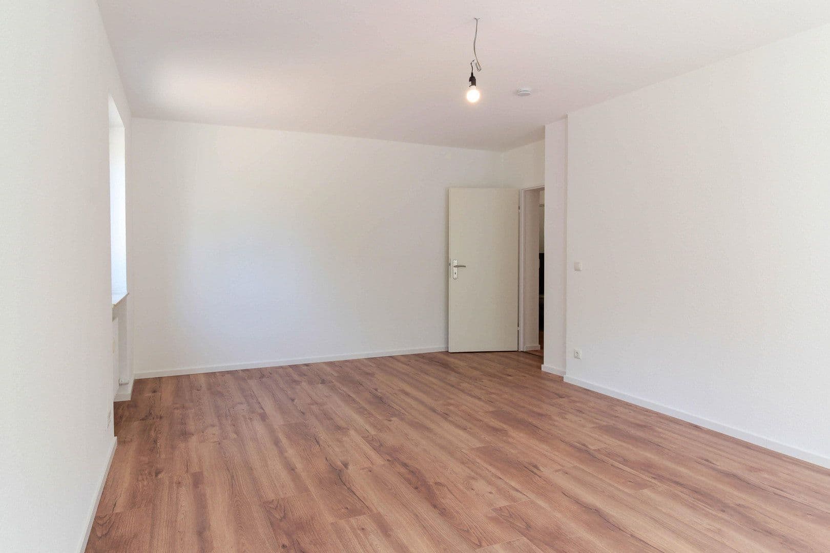 Pronájem bytu 3+1 78 m², Ulm, Bádensko-Württembersko Pronájem bytu 3+1 78 m², Ulm, Bádensko-Württembersko