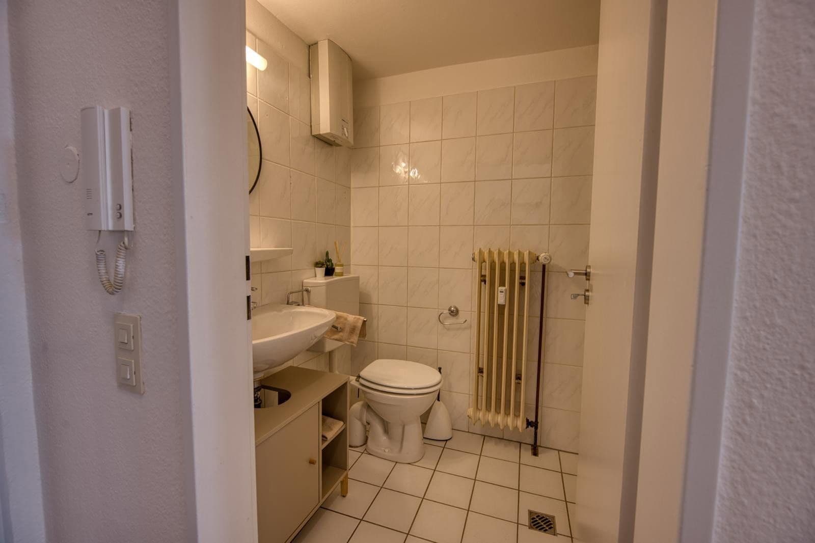 Pronájem bytu 1+1 28 m², Königswinterer Straße 154, Bonn, Severní Porýní-Vestfálsko Pronájem bytu 1+1 28 m², Königswinterer Straße 154, Bonn, Severní Porýní-Vestfálsko