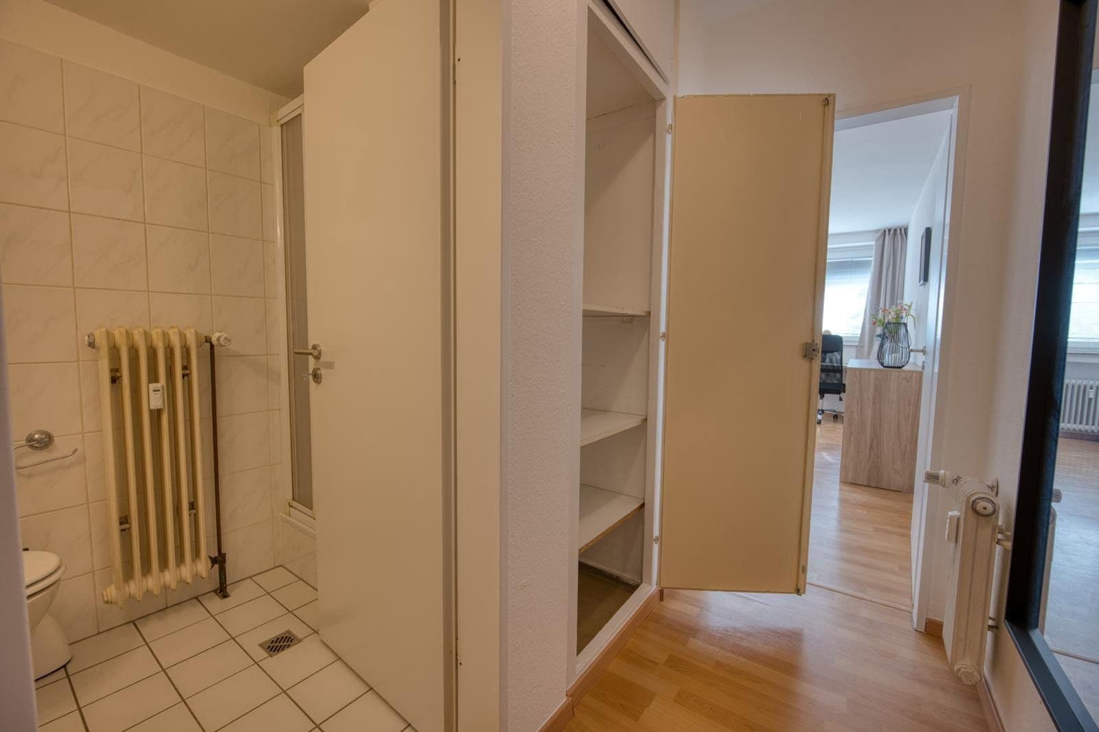 Pronájem bytu 1+1 28 m², Königswinterer Straße 154, Bonn, Severní Porýní-Vestfálsko Pronájem bytu 1+1 28 m², Königswinterer Straße 154, Bonn, Severní Porýní-Vestfálsko