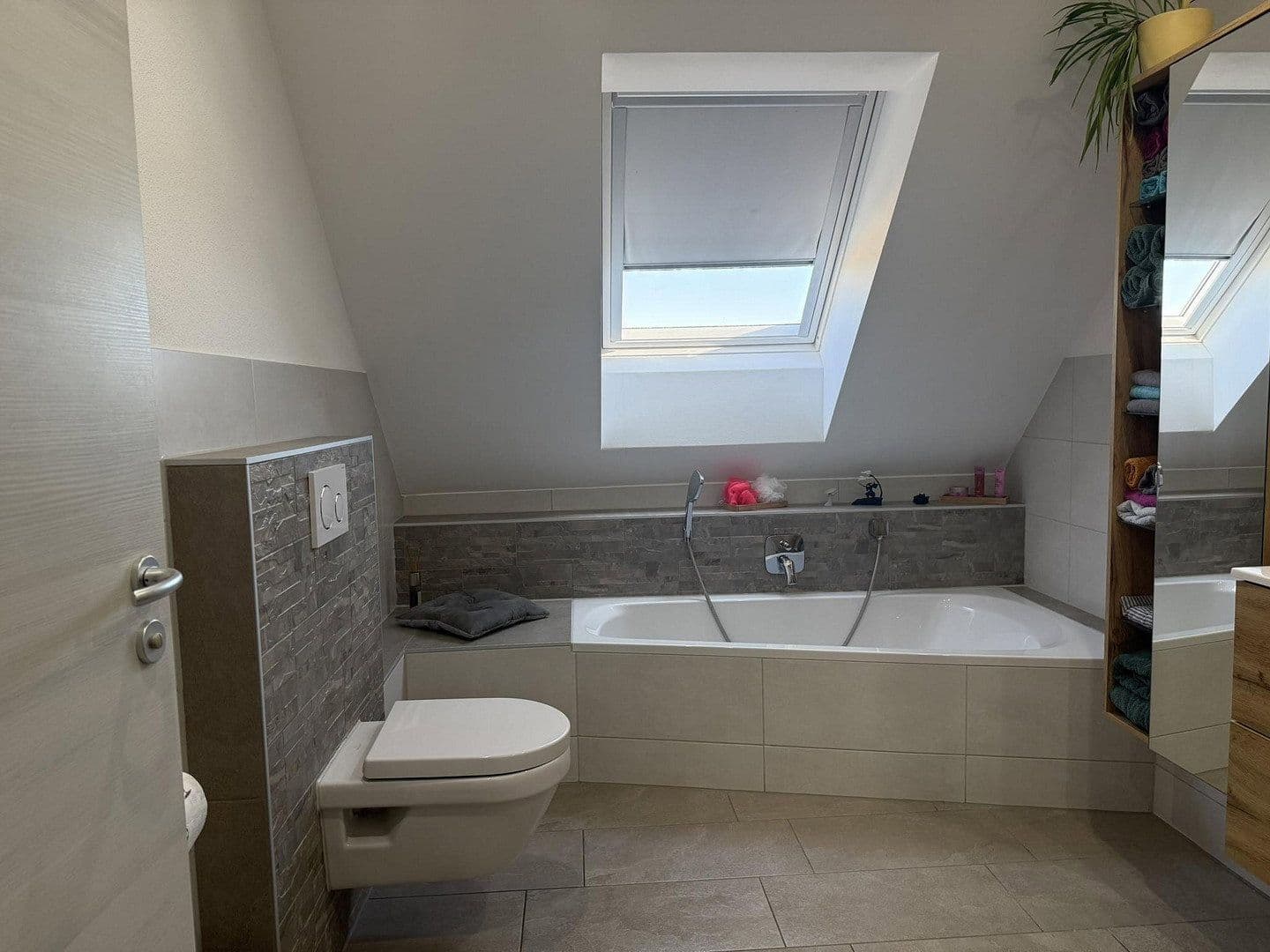 Prodej domu 160 m², pozemek 625 m², Dürrwangen, Bavorsko Prodej domu 160 m², pozemek 625 m², Dürrwangen, Bavorsko