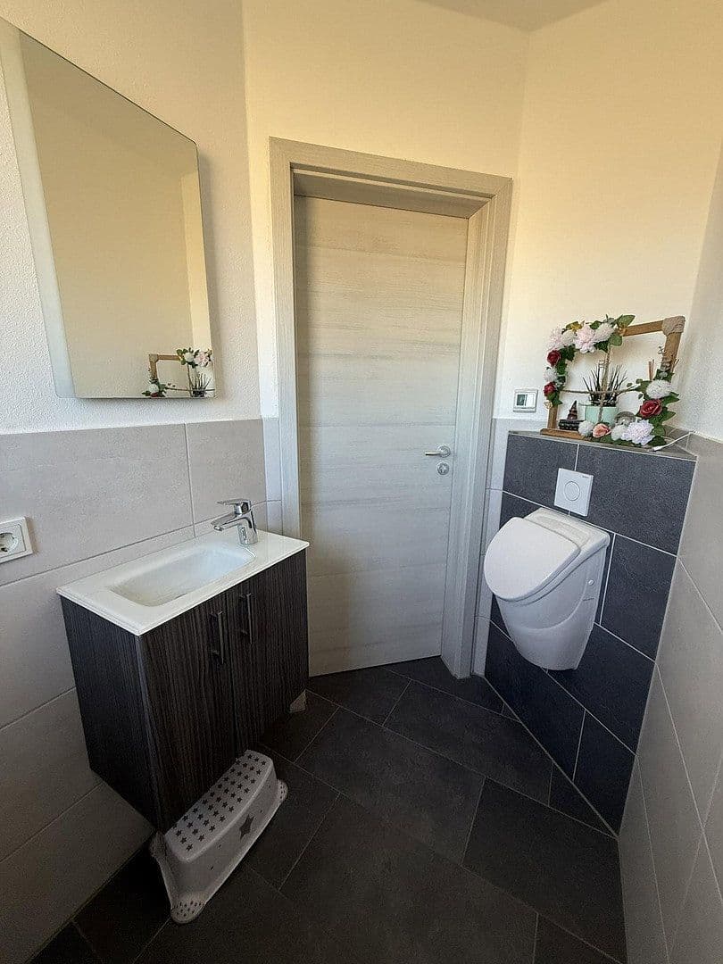 Prodej domu 160 m², pozemek 625 m², Dürrwangen, Bavorsko Prodej domu 160 m², pozemek 625 m², Dürrwangen, Bavorsko