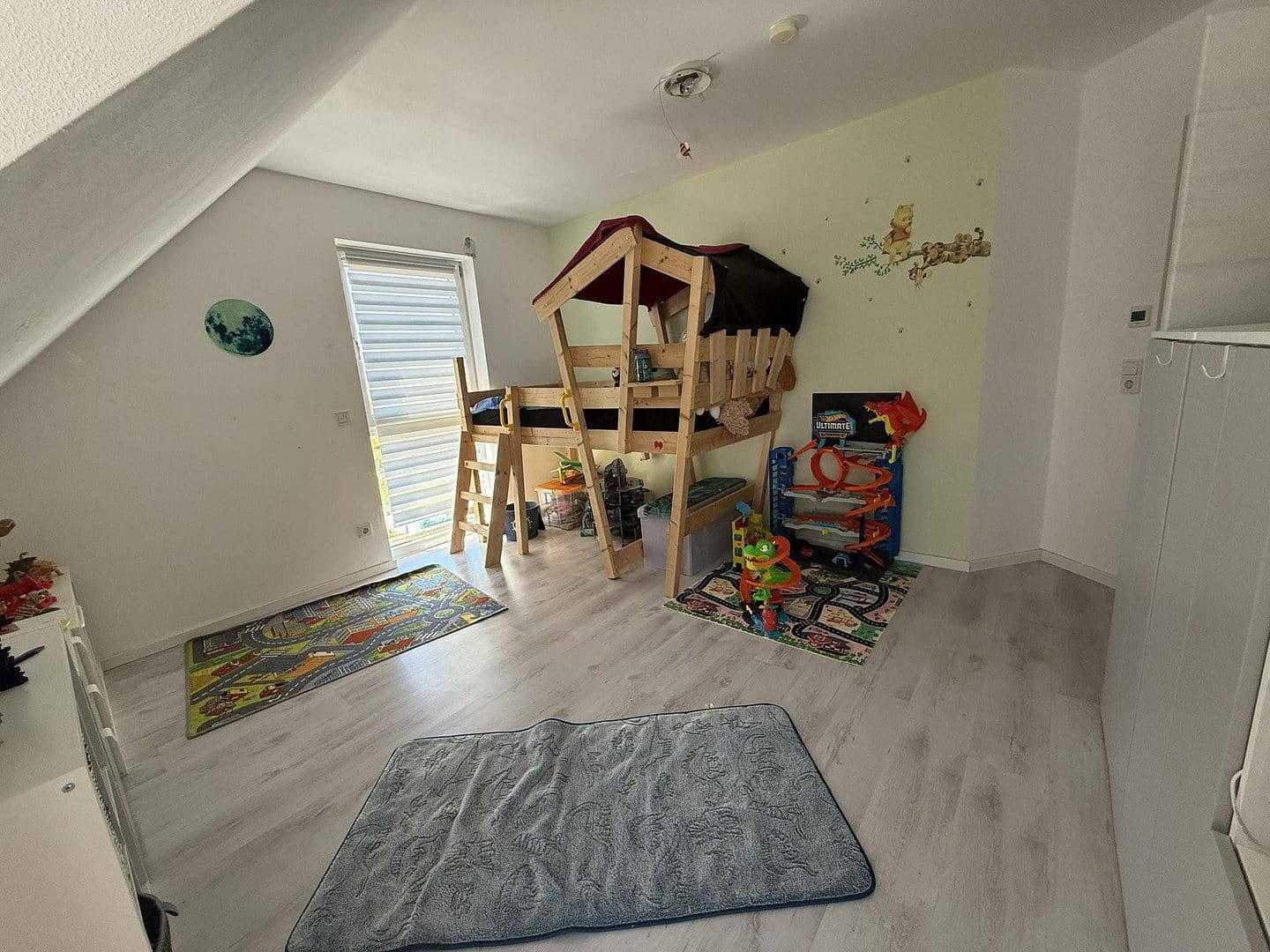 Prodej domu 160 m², pozemek 625 m², Dürrwangen, Bavorsko Prodej domu 160 m², pozemek 625 m², Dürrwangen, Bavorsko