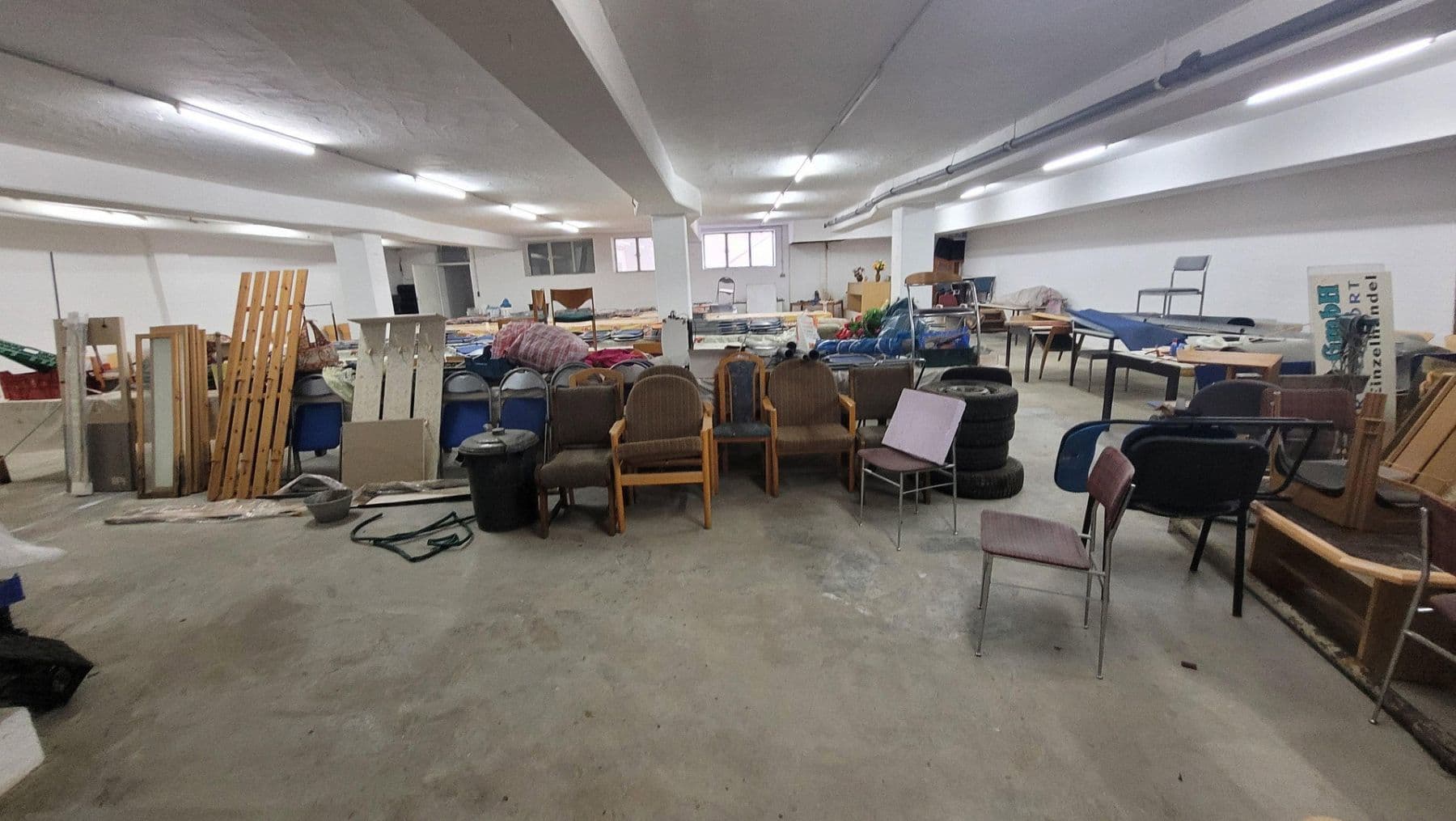 Prodej nebytového prostoru 1.465 m², Banaterstr.5, Bobingen, Bavorsko Prodej nebytového prostoru 1.465 m², Banaterstr.5, Bobingen, Bavorsko