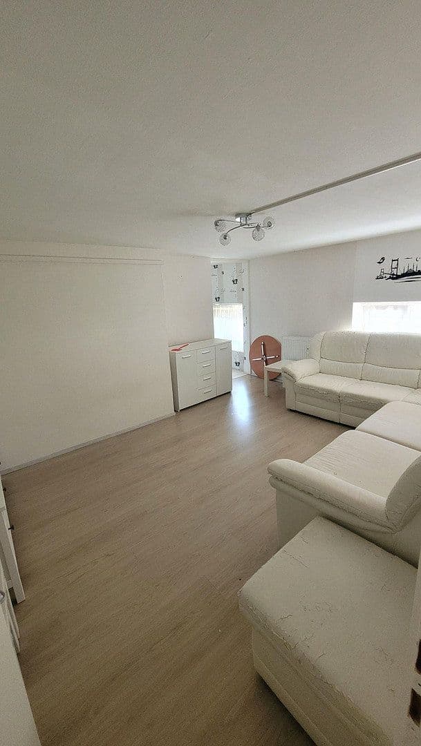 Prodej nebytového prostoru 1.465 m², Banaterstr.5, Bobingen, Bavorsko Prodej nebytového prostoru 1.465 m², Banaterstr.5, Bobingen, Bavorsko
