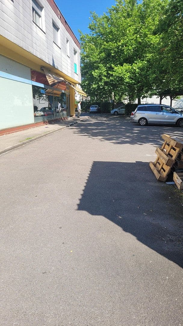 Prodej nebytového prostoru 1.465 m², Banaterstr.5, Bobingen, Bavorsko Prodej nebytového prostoru 1.465 m², Banaterstr.5, Bobingen, Bavorsko