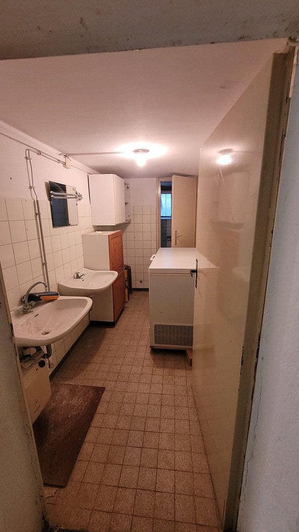 Prodej nebytového prostoru 1.465 m², Banaterstr.5, Bobingen, Bavorsko Prodej nebytového prostoru 1.465 m², Banaterstr.5, Bobingen, Bavorsko