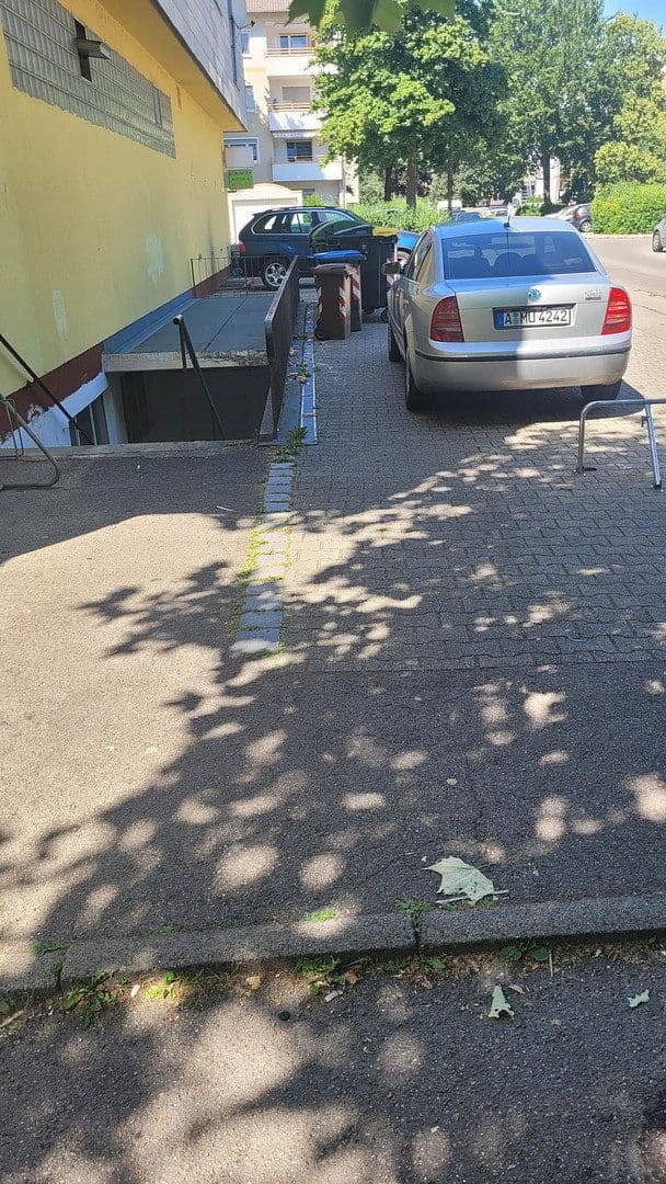Prodej nebytového prostoru 1.465 m², Banaterstr.5, Bobingen, Bavorsko Prodej nebytového prostoru 1.465 m², Banaterstr.5, Bobingen, Bavorsko