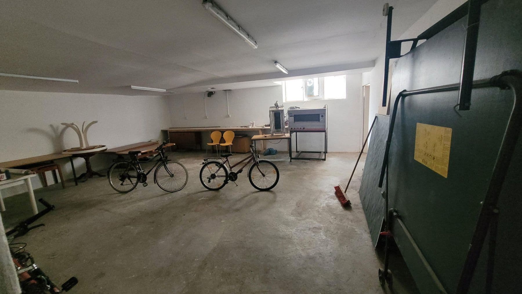 Prodej nebytového prostoru 1.465 m², Banaterstr.5, Bobingen, Bavorsko Prodej nebytového prostoru 1.465 m², Banaterstr.5, Bobingen, Bavorsko