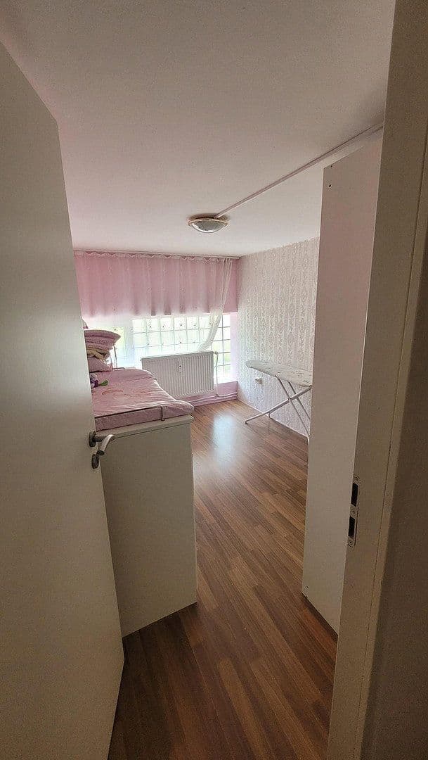 Prodej nebytového prostoru 1.465 m², Banaterstr.5, Bobingen, Bavorsko Prodej nebytového prostoru 1.465 m², Banaterstr.5, Bobingen, Bavorsko