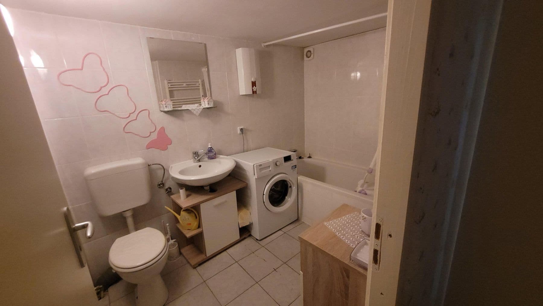 Prodej nebytového prostoru 1.465 m², Banaterstr.5, Bobingen, Bavorsko Prodej nebytového prostoru 1.465 m², Banaterstr.5, Bobingen, Bavorsko