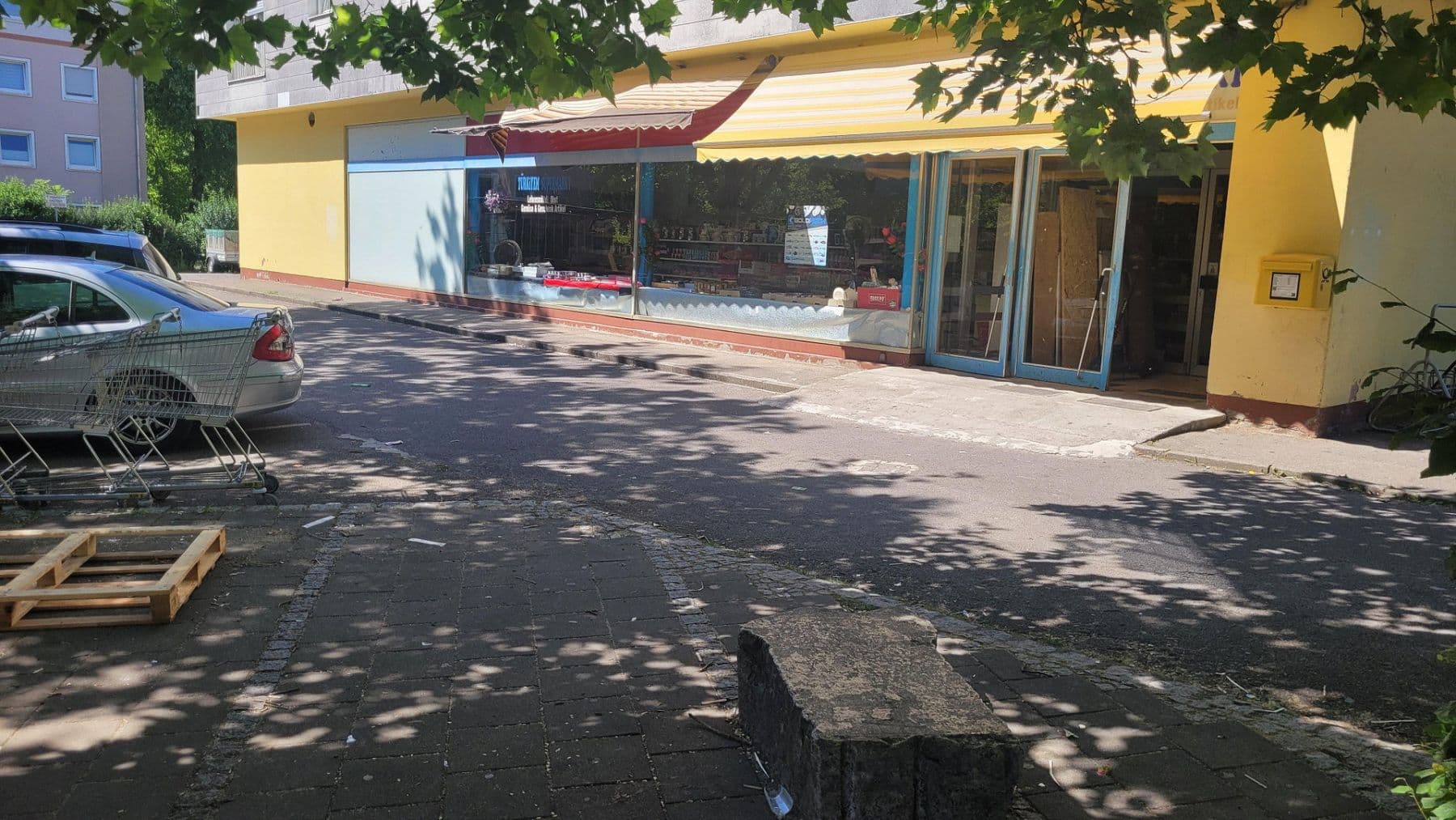 Prodej nebytového prostoru 1.465 m², Banaterstr.5, Bobingen, Bavorsko Prodej nebytového prostoru 1.465 m², Banaterstr.5, Bobingen, Bavorsko