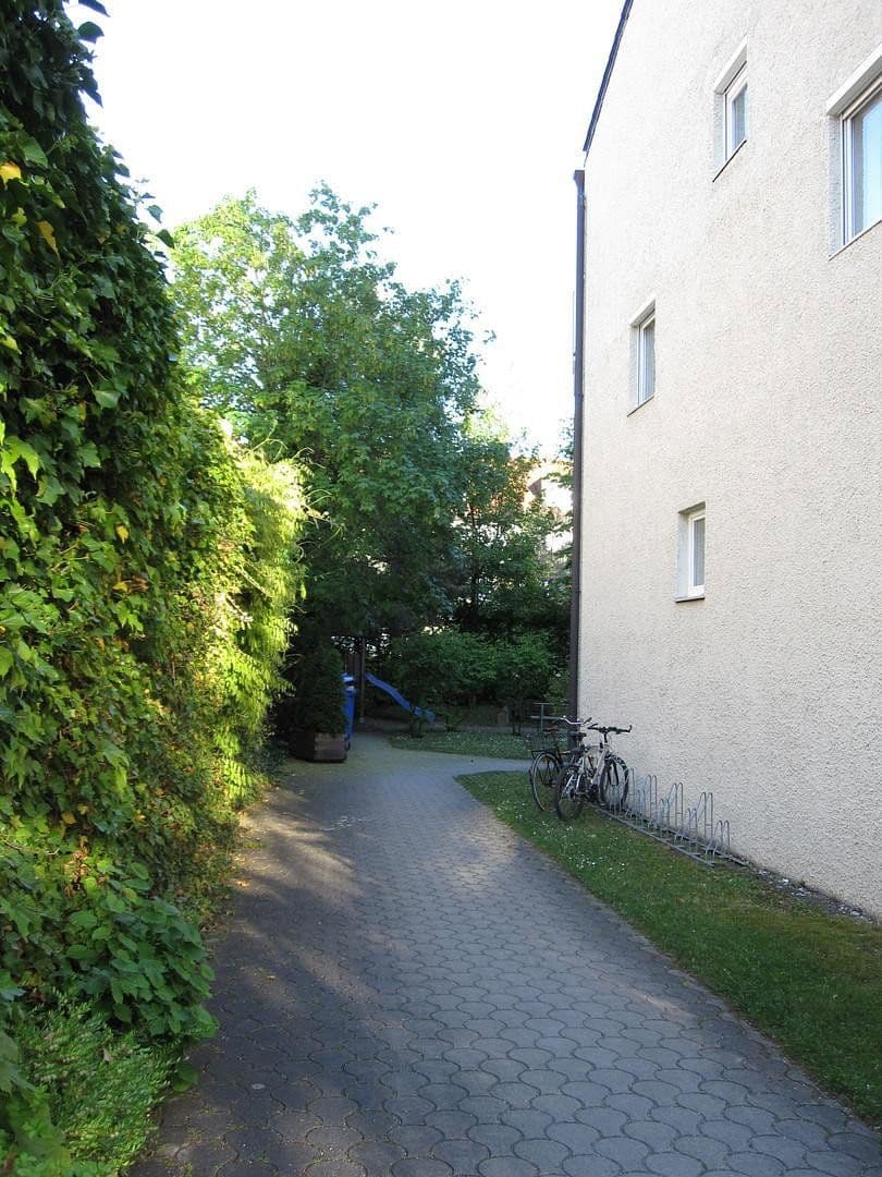 Pronájem bytu 1+1 56 m², Quagliostr.11, München, Bavorsko Pronájem bytu 1+1 56 m², Quagliostr.11, München, Bavorsko