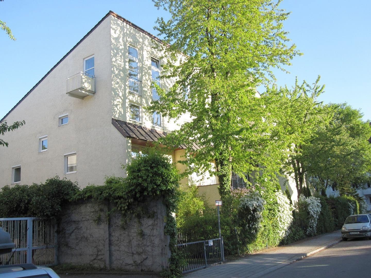 Pronájem bytu 1+1 56 m², Quagliostr.11, München, Bavorsko Pronájem bytu 1+1 56 m², Quagliostr.11, München, Bavorsko