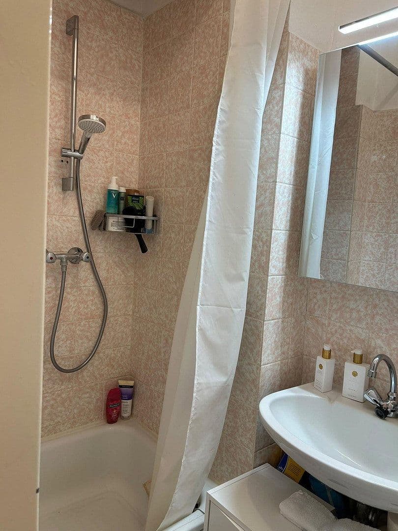 Pronájem bytu 1+1 24 m², Samwerstraße 5, Kiel, Šlesvicko-Holštýnsko Pronájem bytu 1+1 24 m², Samwerstraße 5, Kiel, Šlesvicko-Holštýnsko