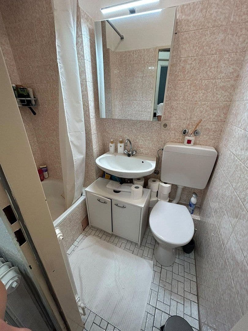Pronájem bytu 1+1 24 m², Samwerstraße 5, Kiel, Šlesvicko-Holštýnsko Pronájem bytu 1+1 24 m², Samwerstraße 5, Kiel, Šlesvicko-Holštýnsko