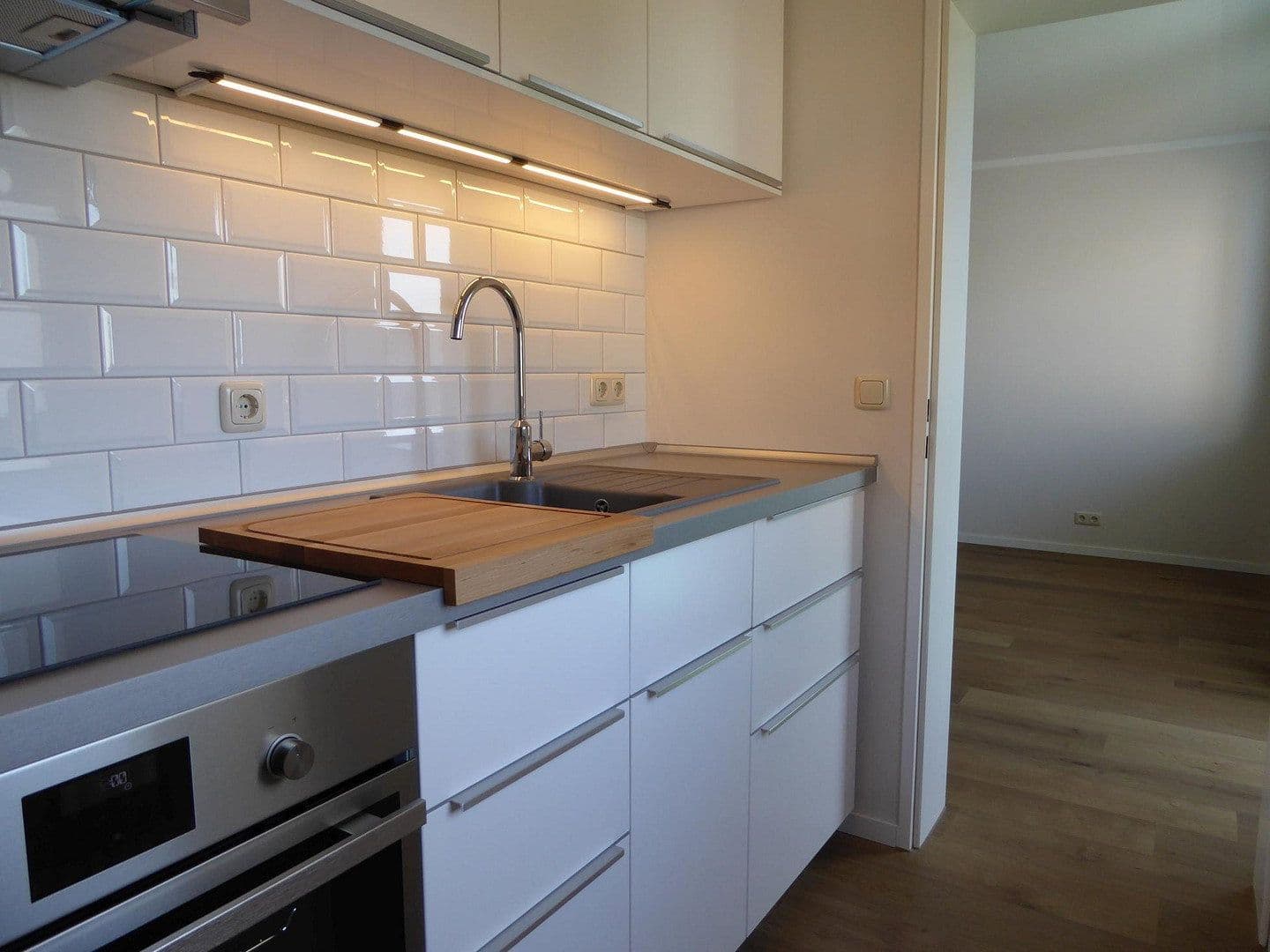 Pronájem bytu 1+1 42 m², Wiesbaden, Hessen Pronájem bytu 1+1 42 m², Wiesbaden, Hessen