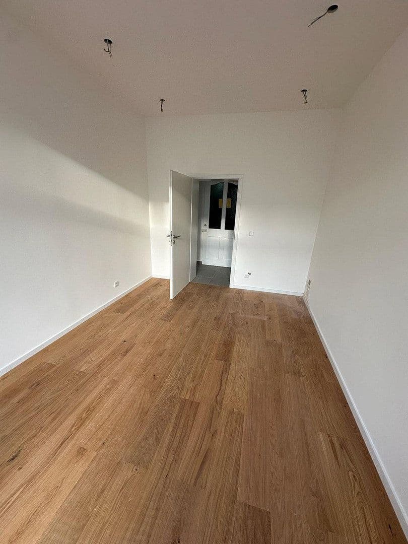 Prodej bytu 4+1 69 m², Düsseldorf, Severní Porýní-Vestfálsko Prodej bytu 4+1 69 m², Düsseldorf, Severní Porýní-Vestfálsko