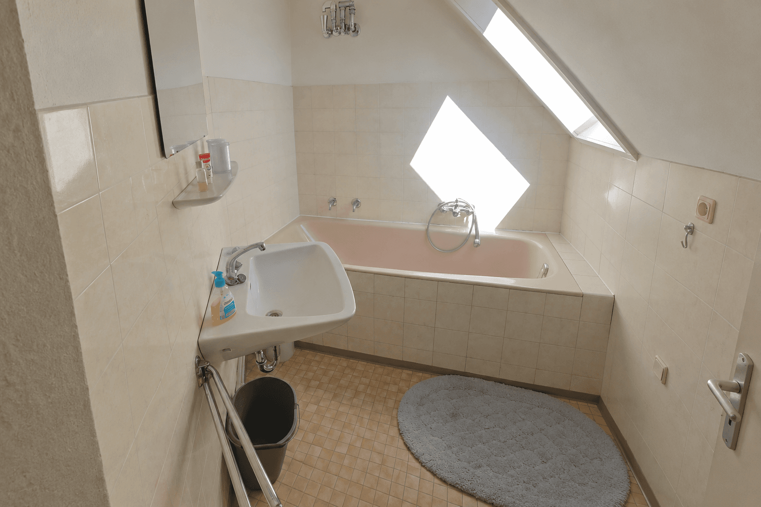 Prodej bytu 3+1 64 m², Kirchheim unter Teck, Bádensko-Württembersko Prodej bytu 3+1 64 m², Kirchheim unter Teck, Bádensko-Württembersko