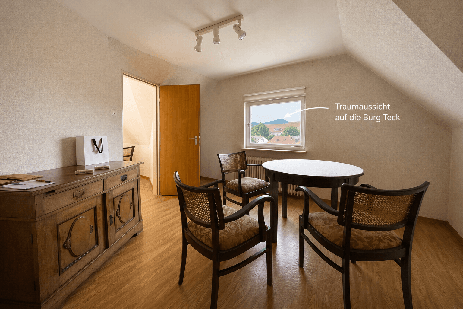 Prodej bytu 3+1 64 m², Kirchheim unter Teck, Bádensko-Württembersko Prodej bytu 3+1 64 m², Kirchheim unter Teck, Bádensko-Württembersko