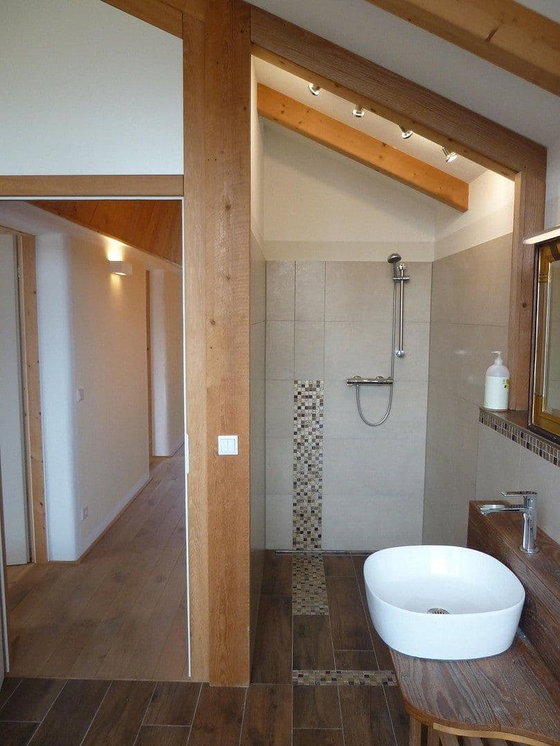 Prodej domu 135 m², pozemek 716 m², Adelshofen, Bavorsko Prodej domu 135 m², pozemek 716 m², Adelshofen, Bavorsko