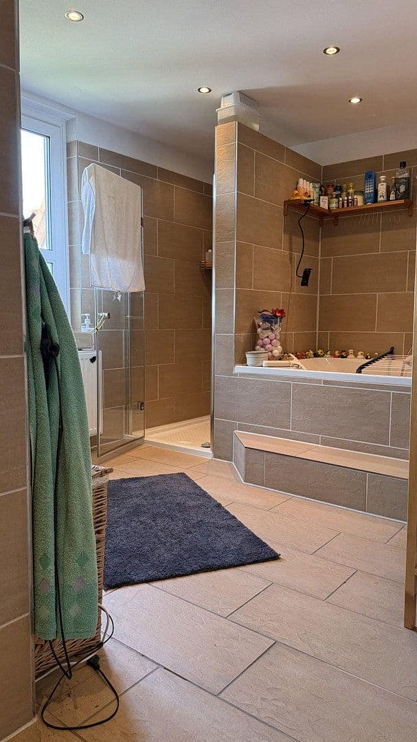 Prodej domu 200 m², pozemek 1.170 m², Sehnde, Dolní Sasko Prodej domu 200 m², pozemek 1.170 m², Sehnde, Dolní Sasko