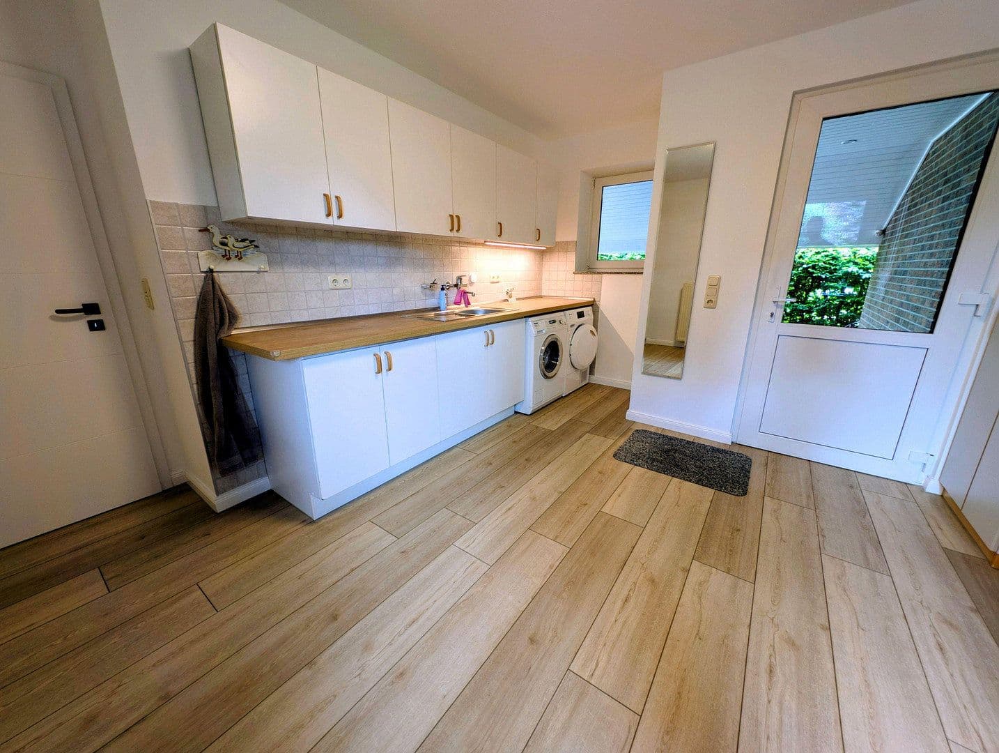 Prodej domu 188 m², pozemek 760 m², Jade, Dolní Sasko Prodej domu 188 m², pozemek 760 m², Jade, Dolní Sasko