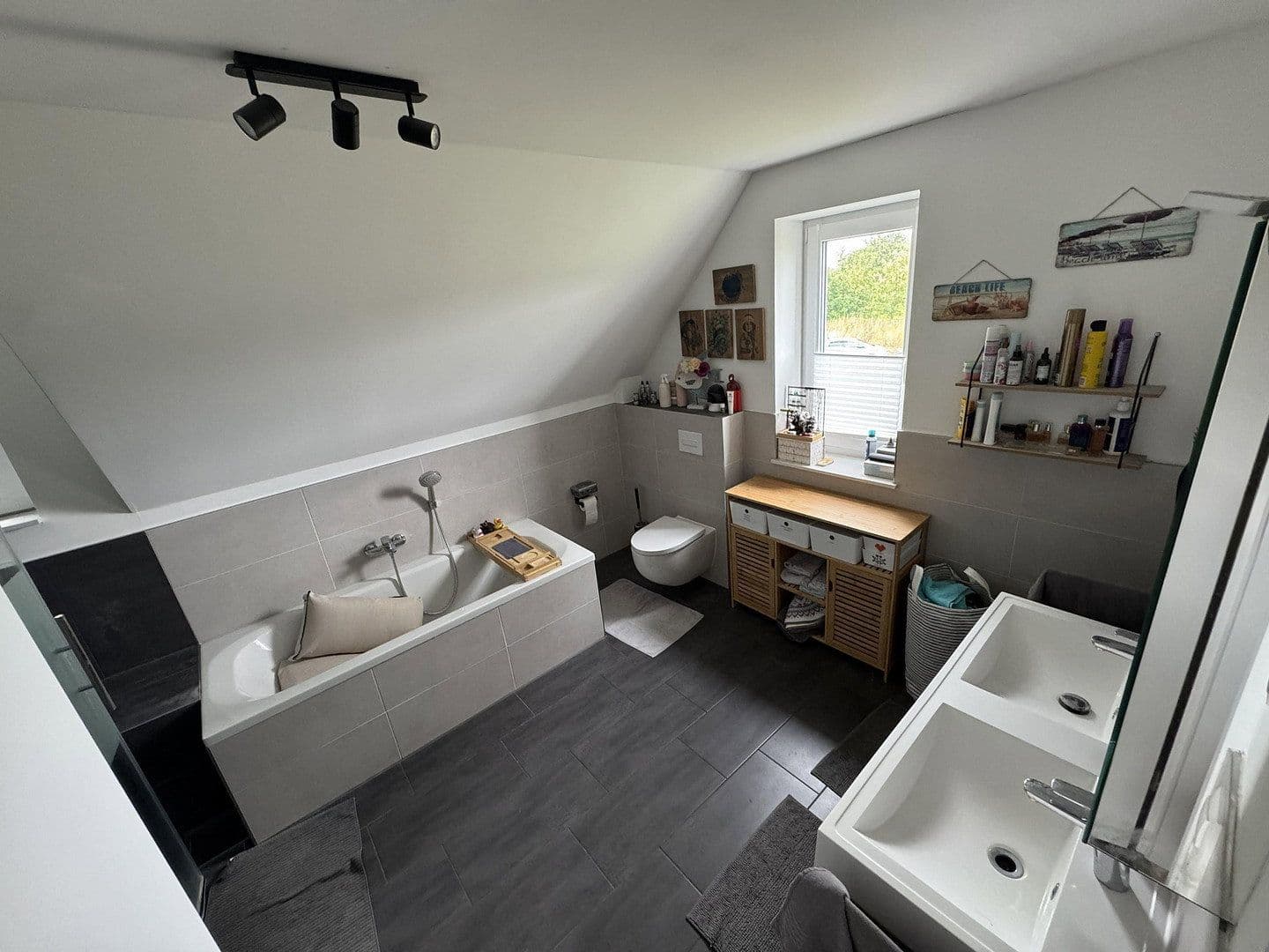 Prodej domu 149 m², pozemek 401 m², Hauptstraße 59b, Wesenberg, Šlesvicko-Holštýnsko Prodej domu 149 m², pozemek 401 m², Hauptstraße 59b, Wesenberg, Šlesvicko-Holštýnsko