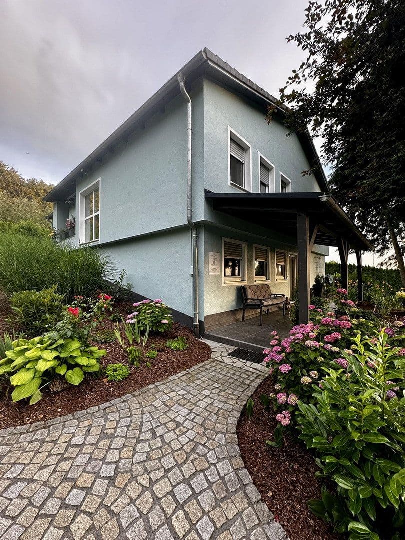Prodej domu 220 m², pozemek 3.084 m², Winzer, Bavorsko Prodej domu 220 m², pozemek 3.084 m², Winzer, Bavorsko