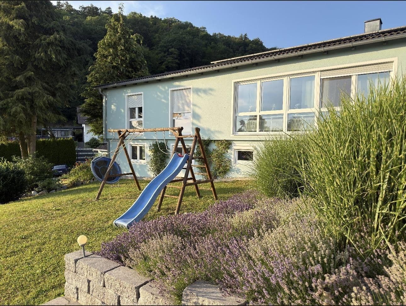 Prodej domu 220 m², pozemek 3.084 m², Winzer, Bavorsko Prodej domu 220 m², pozemek 3.084 m², Winzer, Bavorsko