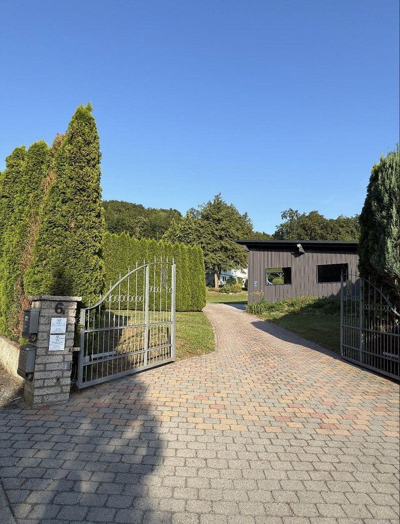 Prodej domu 220 m², pozemek 3.084 m², Winzer, Bavorsko Prodej domu 220 m², pozemek 3.084 m², Winzer, Bavorsko