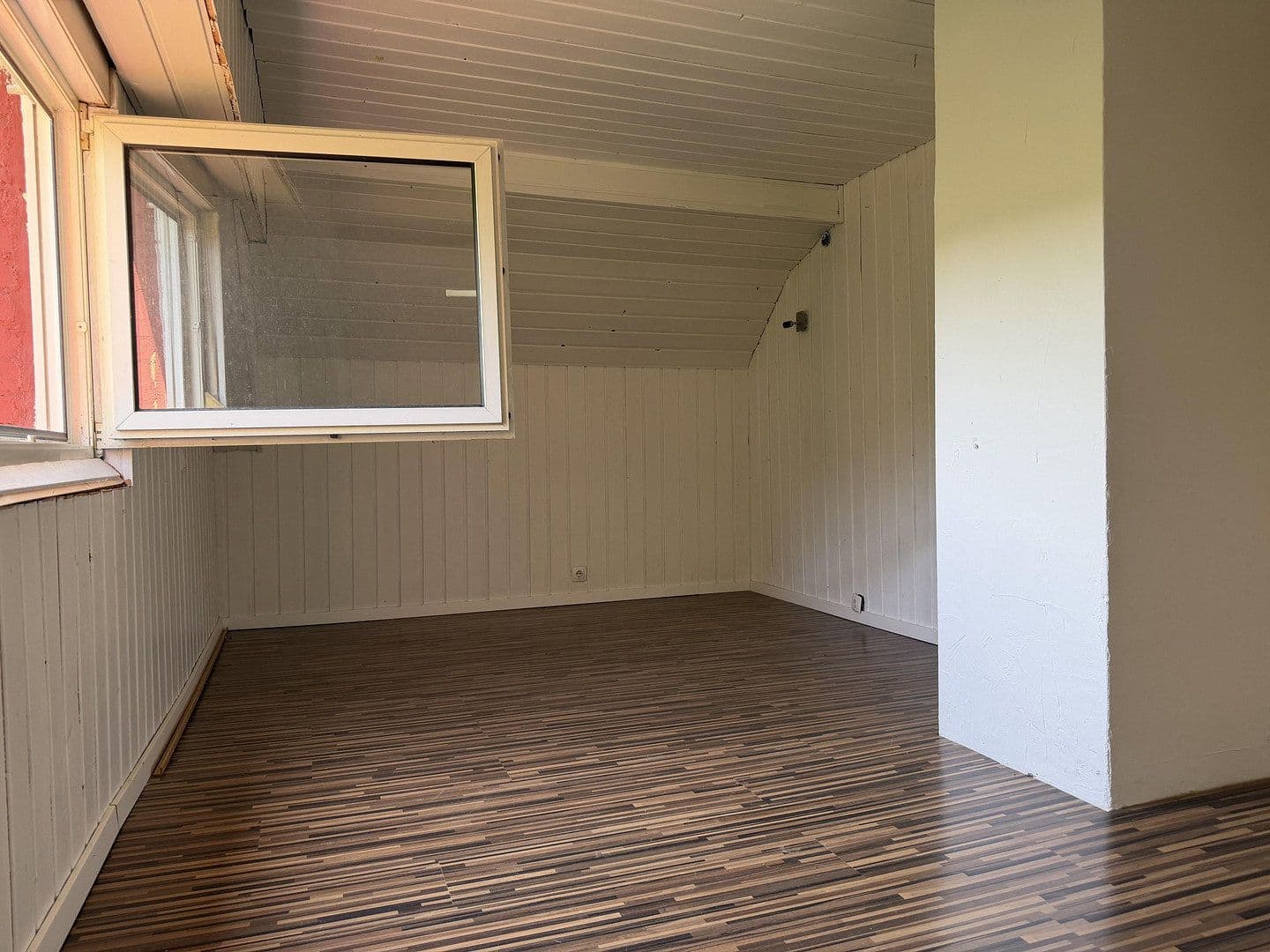 Prodej domu 185 m², pozemek 3.358 m², Adelsheim, Bádensko-Württembersko Prodej domu 185 m², pozemek 3.358 m², Adelsheim, Bádensko-Württembersko